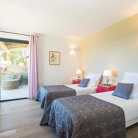 Sleeps 6 Pool Air Con Wifi *